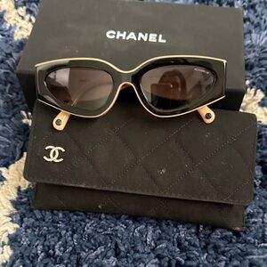 CHANEL Elegant Black and Cream Sunglasses